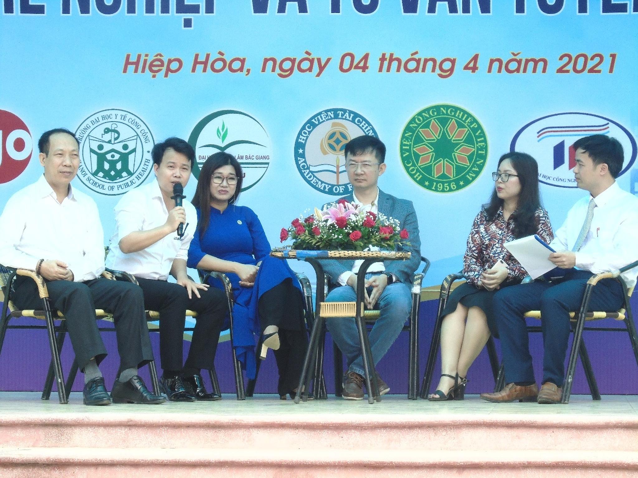Ngày hội định hướng nghề nghiệp và tư vấn tuyển sinh Trường THPT Hiệp Hòa số 1 năm 2021