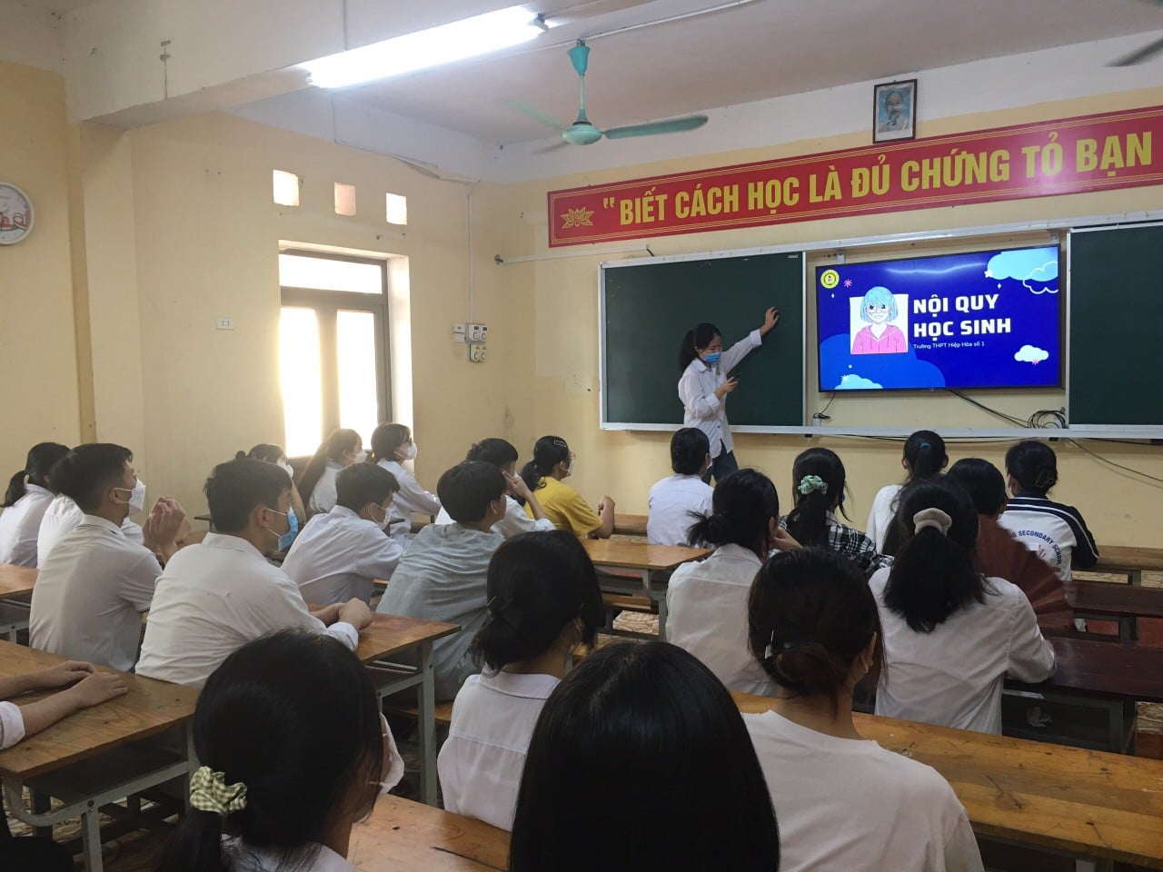 Hoạt động trải nghiệm đầu năm tìm hiểu về Trường THPT Hiệp Hòa số 1